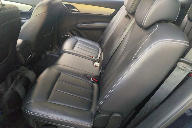 比亚迪 宋MAX 2021款 升级版 1.5T 手动豪华型 7座中控内饰21