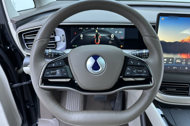 腾势D9 2022款 DM-i 970 四驱尊荣型中控内饰7007