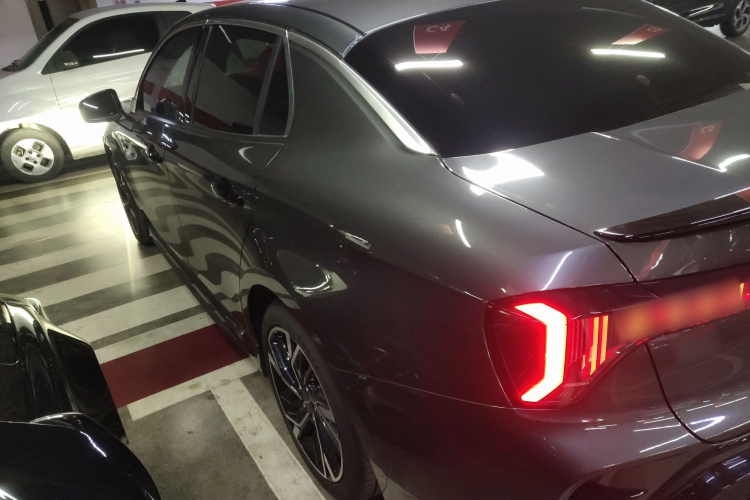 领克03 2023款 1.5TD DCT劲Pro车身外观4