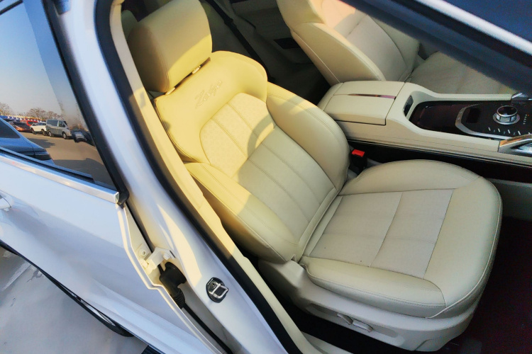 众泰T700 2017款 1.8T 双离合尊贵型局部细节41