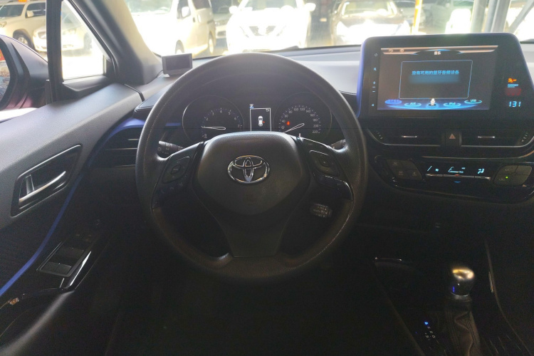丰田C-HR 2018款 2.0L 领先天窗版 国VI局部细节13