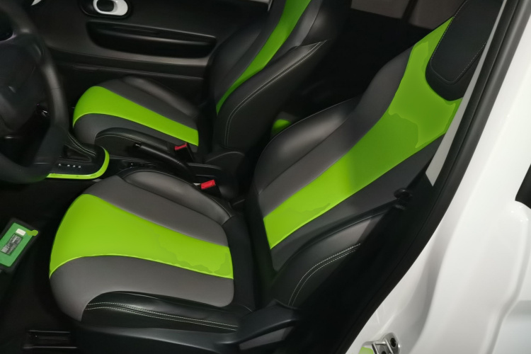 荣威 科莱威CLEVER 2021款 302km新四座超能版中控内饰19