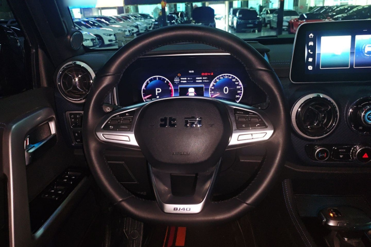 北京越野 北京BJ40 2024款 2.0D 刀锋英雄荣耀版中控内饰13