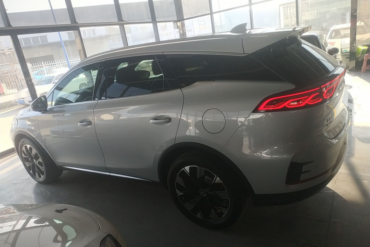 比亚迪 唐新能源 2024款 DM-p 冠军版 215KM 四驱旗舰型车身外观4