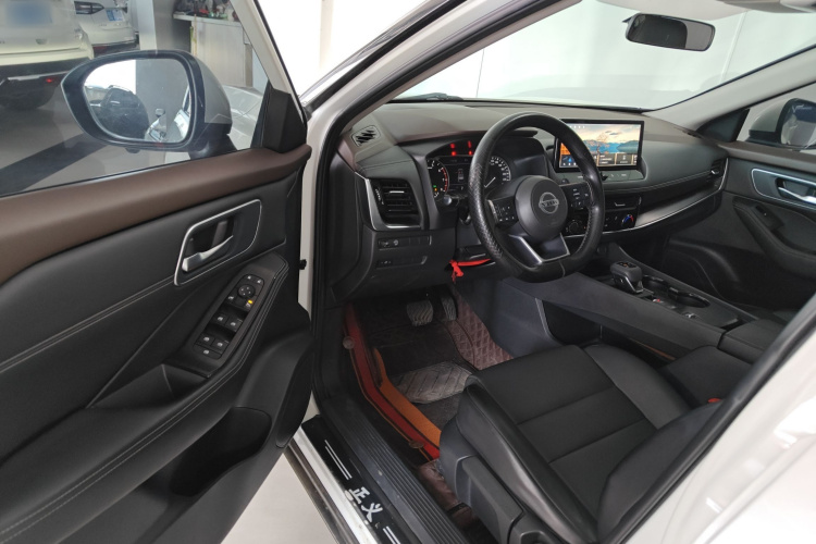 日产 奇骏 2021款 VC-Turbo 300 CVT 2WD舒适版中控内饰20