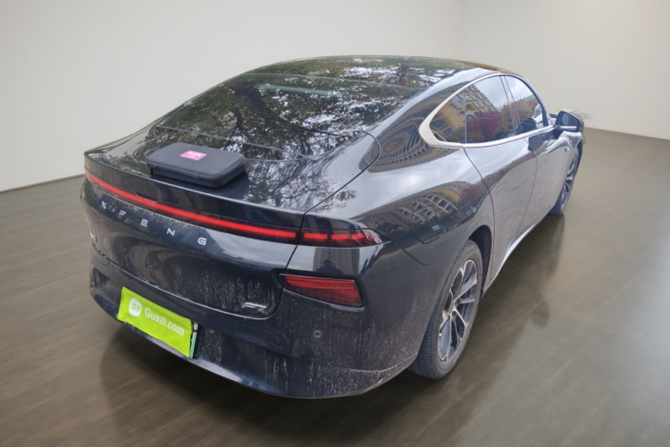 小鹏P7 2022款 586G车身外观7