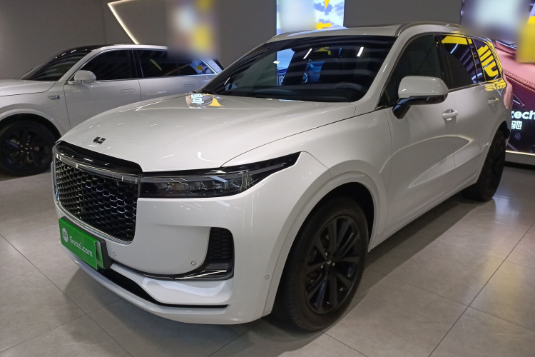 理想汽车 理想ONE 2021款 增程6座版车身外观1