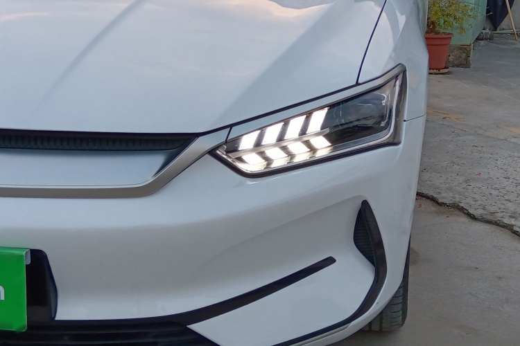 比亚迪 秦PLUS 2021款 EV 400KM 豪华型车身外观6003