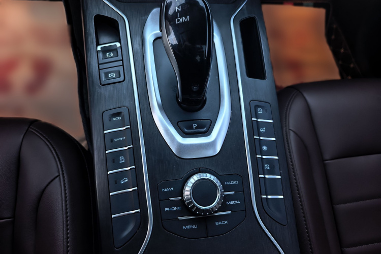 魏牌 VV5 2019款 1.5T 两驱颜先锋局部细节18