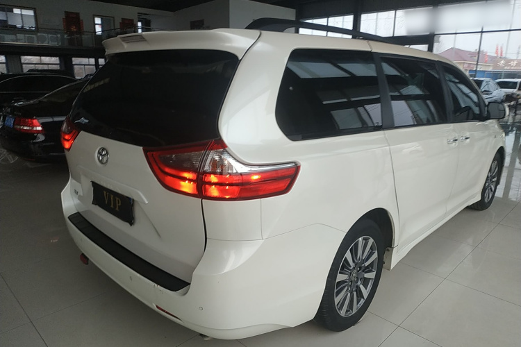 丰田Sienna（平行进口） 车身外观7