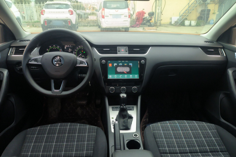 斯柯达 明锐 2019款 1.5L 自动舒适版中控内饰7002