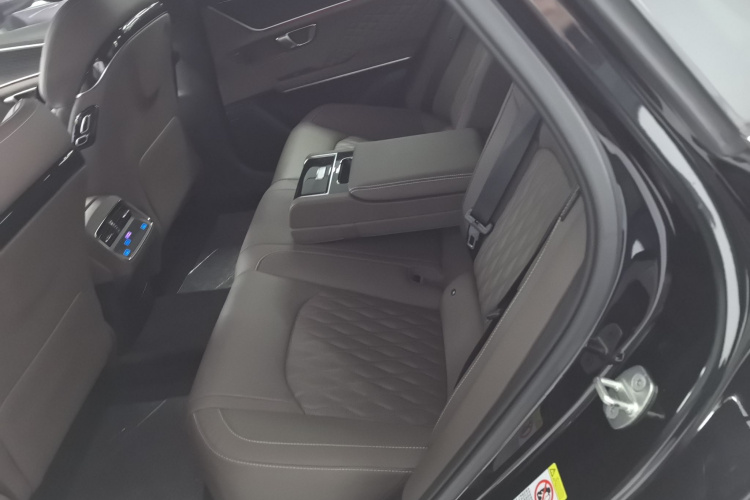 比亚迪 汉 2022款 EV 创世版 715KM前驱旗舰型中控内饰7004