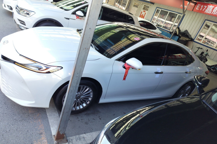 丰田 凯美瑞 2024款 2.0G 尊贵版车身外观4