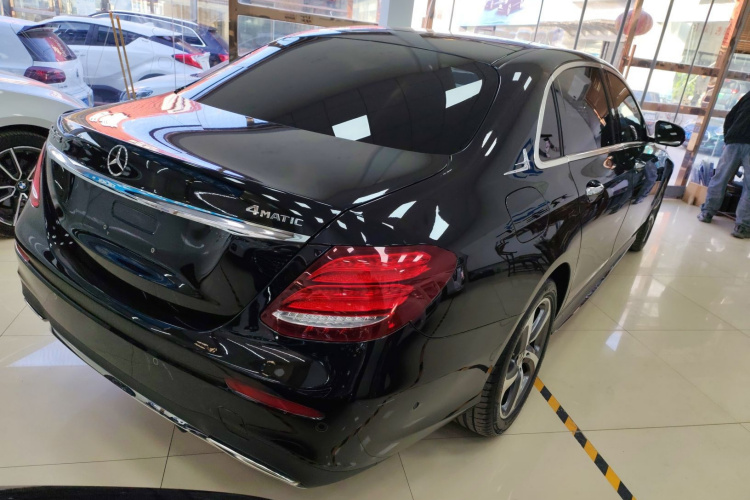 奔驰E级 2018款 E 200 L 运动型 4MATIC车身外观7