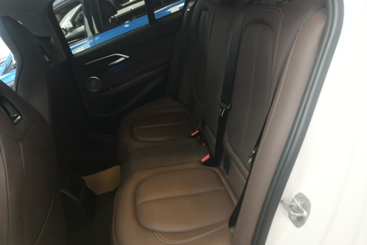 宝马1系 2022款 125i M运动曜夜版中控内饰21