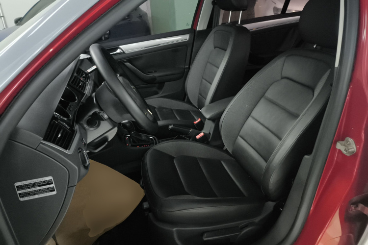 大众 宝来 2014款 1.6L 自动舒适型中控内饰19