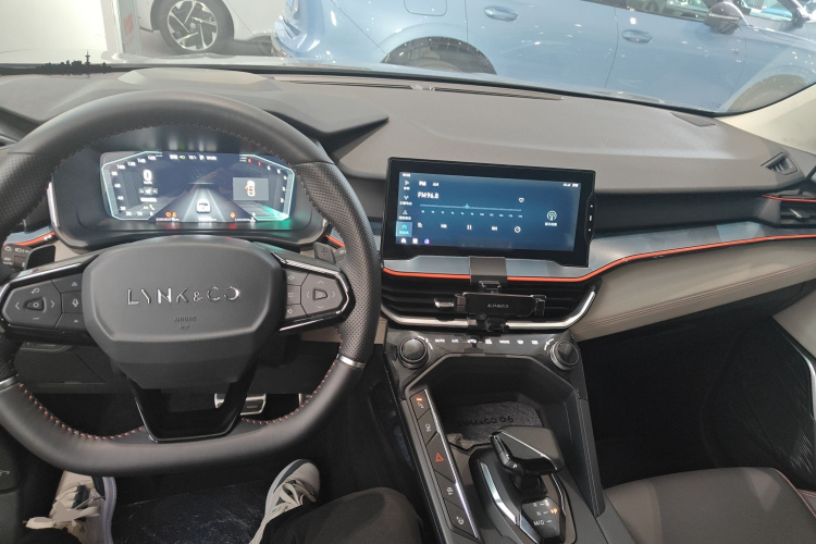 领克06 2020款 1.5T 耀Halo中控内饰12