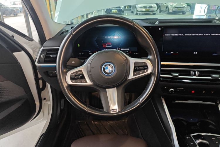 宝马i3 2022款 eDrive 35 L中控内饰13