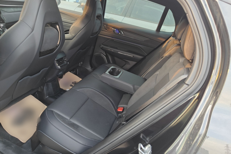 领克01 2023款 1.5TD EM-F PM中控内饰21