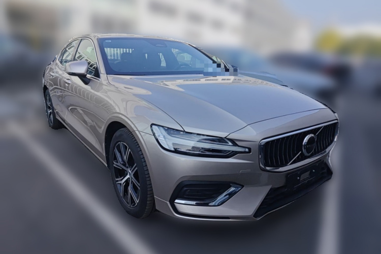 沃尔沃S60 2025款 B4 智逸豪华版车身外观3