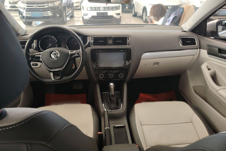 大众 速腾 2015款 1.6L 自动舒适型中控内饰7003