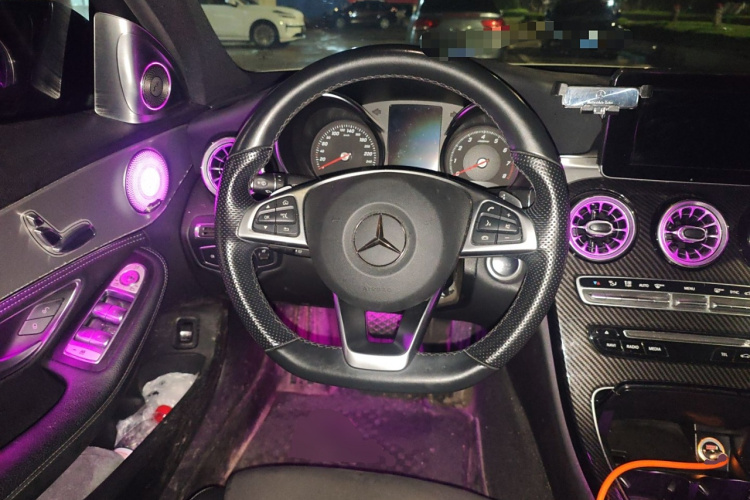 奔驰C级 2017款 改款 C 200 运动版中控内饰13