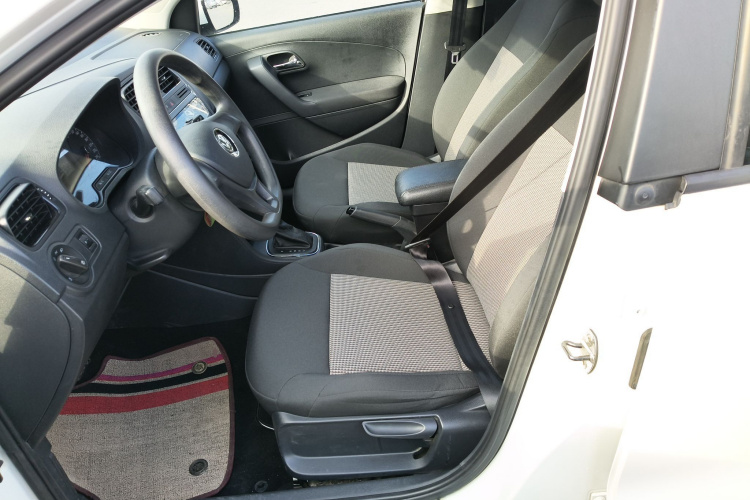 大众 Polo 2016款 1.4L 自动风尚型局部细节19