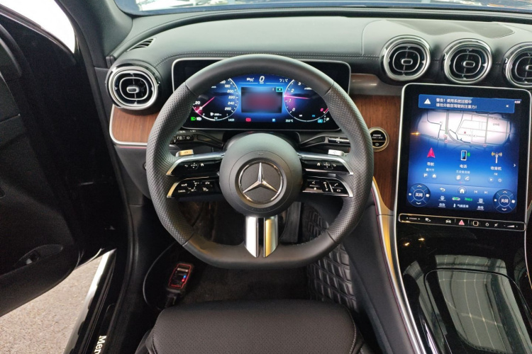 奔驰GLC 2023款 GLC 300 L 4MATIC 动感型 5座局部细节13
