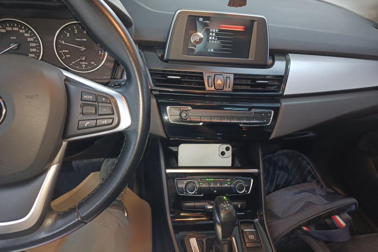 宝马2系旅行车 2016款 218i 时尚型局部细节16