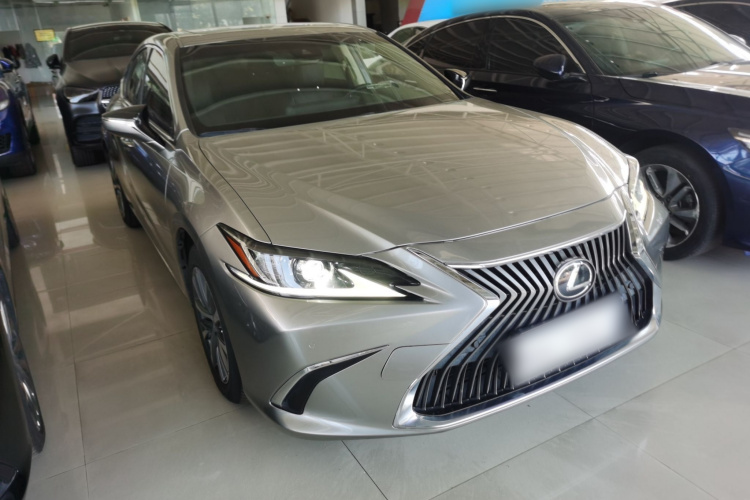 雷克萨斯ES 2018款 200 豪华版 国V车身外观3