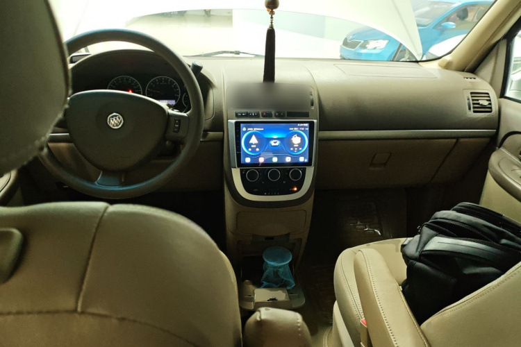 别克GL8 2014款 2.4L 经典版中控内饰12