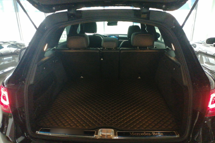 奔驰GLC 2021款 GLC 300 L 4MATIC 动感型机舱底盘23