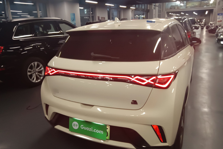 比亚迪 海豚 2023款 420km 自由版车身外观6