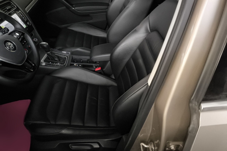 大众 高尔夫 2016款 230TSI 自动豪华型中控内饰19