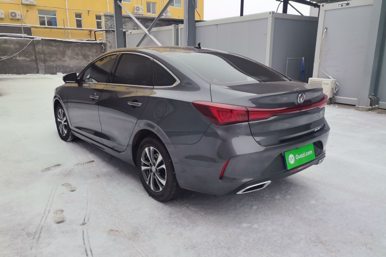 长安 逸动 2024款 PLUS 蓝鲸NE 1.4T GDI DCT高能版车身外观6006