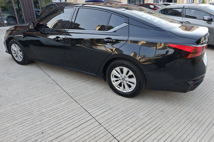 日产 天籁 2019款 2.0L XL 舒适版车身外观4