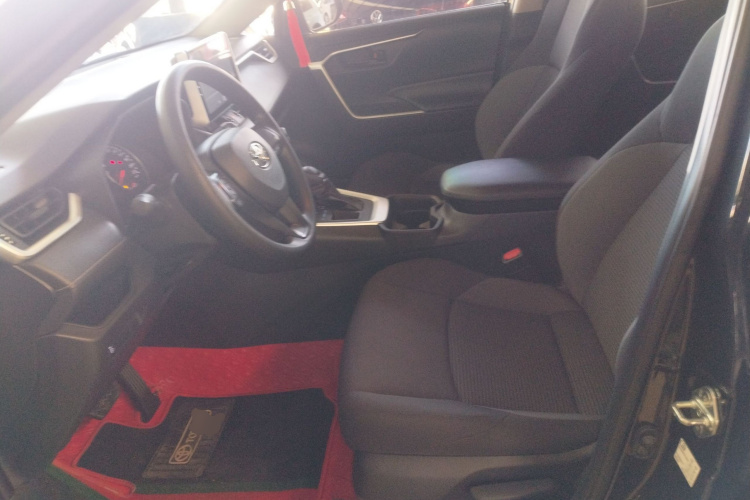 丰田 威兰达 2022款 改款 2.0L CVT两驱领先版局部细节19