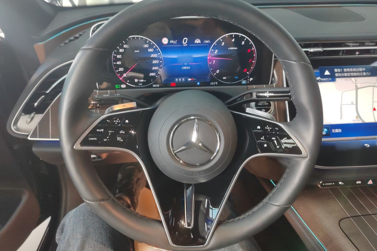 奔驰E级 2025款 E 300 L 时尚型中控内饰13