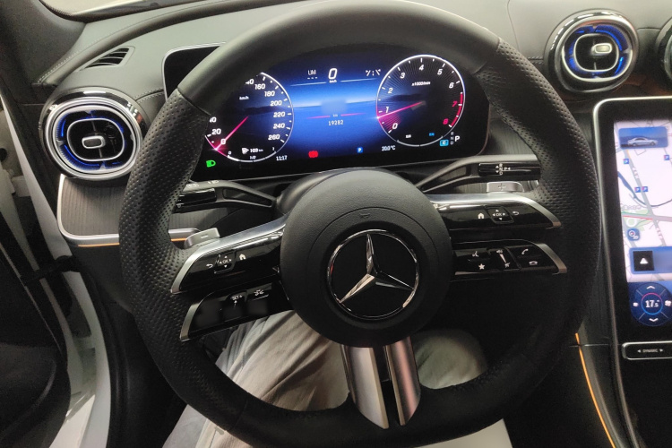 奔驰C级 2023款 改款 C 260 L 运动版局部细节13