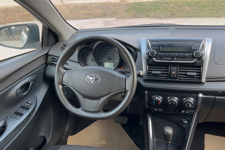 丰田 威驰 2014款 1.5L 自动智臻版局部细节13