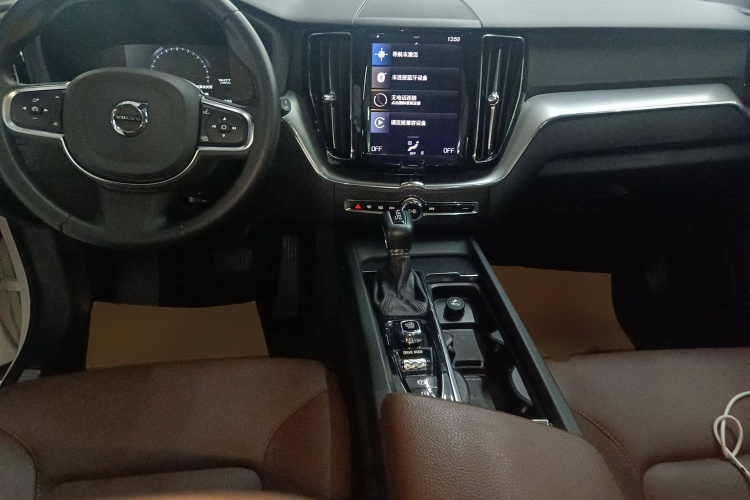沃尔沃XC60 2021款 T5 四驱智逸豪华版中控内饰7002