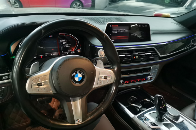 宝马7系 2019款 改款 730Li M运动套装中控内饰12