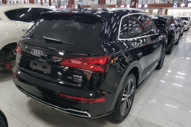 奥迪Q5L 2020款 45 TFSI 尊享风雅型车身外观7