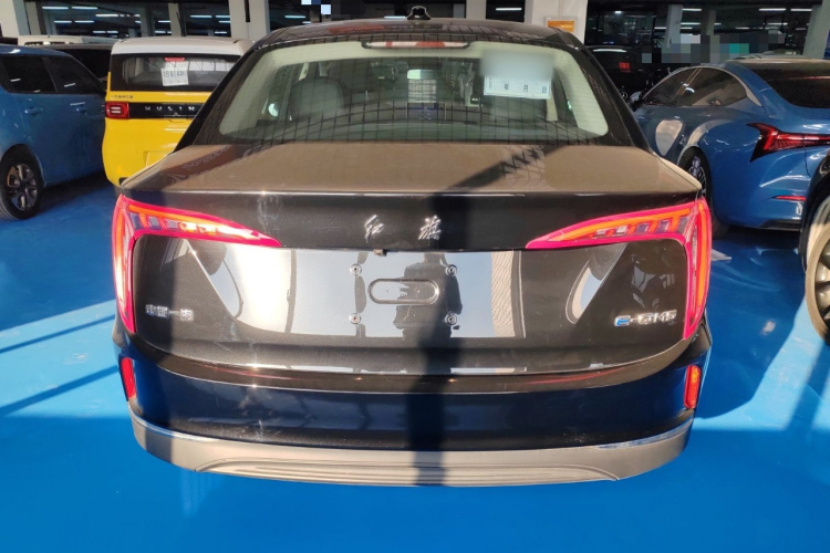 红旗E-QM5 2024款 450km 出行版车身外观6004