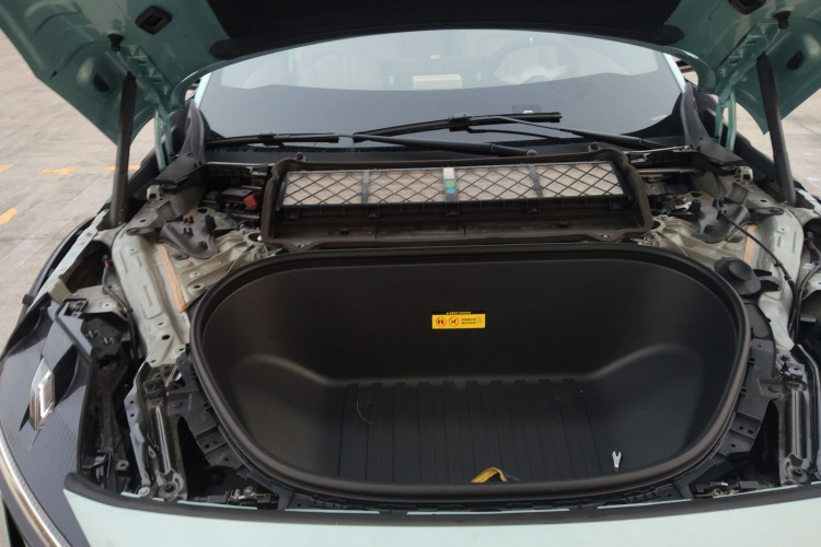 小米汽车 小米YU7 2025款 超长续航高性能四驱Max版局部细节24