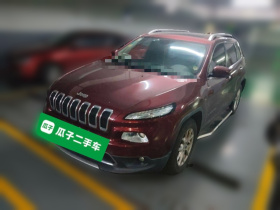 Jeep 自由光 2016款 2.4L 专业智能版