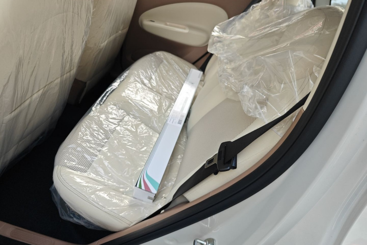 五菱汽车 宏光MINIEV 2025款 四门版 进阶款中控内饰21