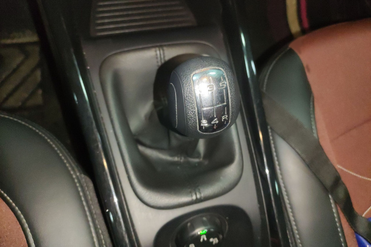 雪铁龙C3-XR 2018款 230THP 手动先锋型局部细节18