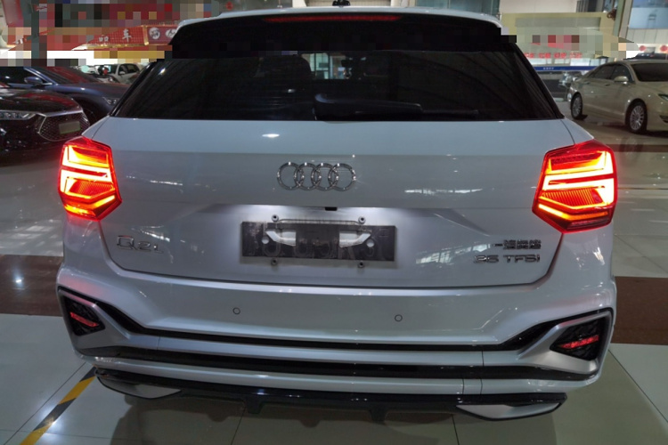 奥迪Q2L 2023款 35TFSI 进取动感型车身外观6004
