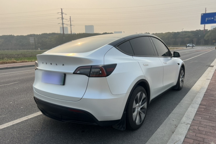 特斯拉 Model Y 2022款 后轮驱动版车身外观6002